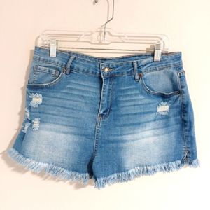 Frayed botton high waisted jean shorts